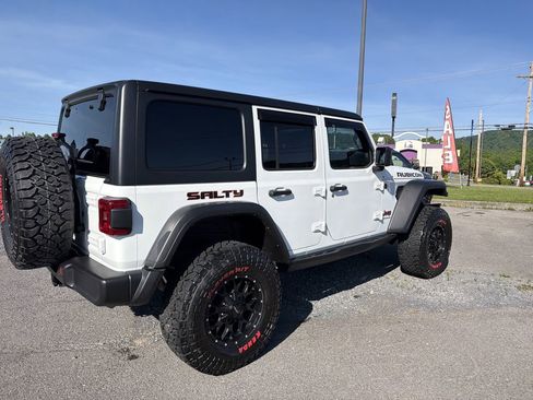 Used 2024 Jeep Wrangler Unlimited Rubicon w/ Convenience Group AWD/4WD image 4