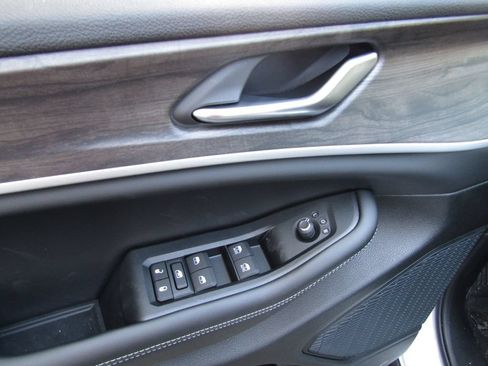 New 2026 Jeep Grand Cherokee L 4WD image 24