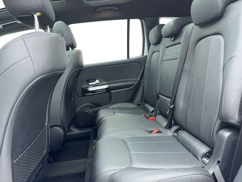 Used 2023 Mercedes-Benz GLB 250 w/ Premium Package image 38