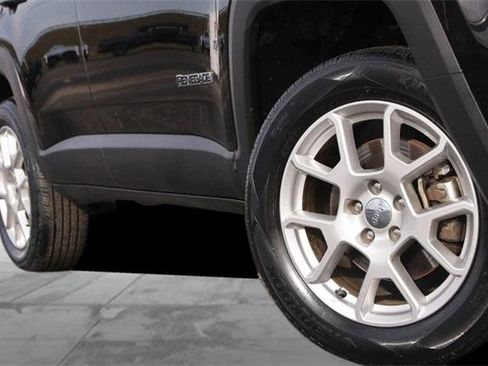 Used 2019 Jeep Renegade Latitude image 3