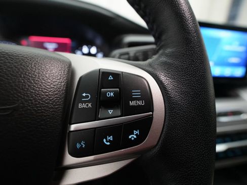 Used 2022 Ford Explorer XLT AWD/4WD image 19