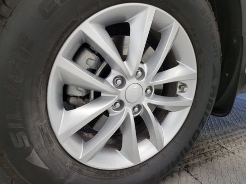 Used 2017 Kia Sorento LX w/ LX Convenience Package image 31