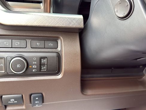 Used 2024 Ford F250 King Ranch w/ FX4 Off-Road Package AWD/4WD image 17