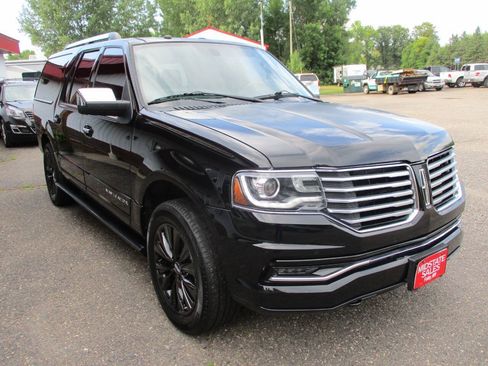 Used 2017 Lincoln Navigator L Select AWD/4WD image 12
