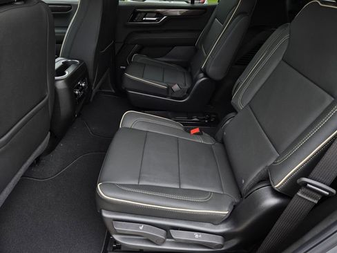 New 2026 GMC Yukon Elevation image 4