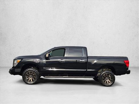 Used 2018 Nissan Titan SV w/ SV Convenience Package image 8