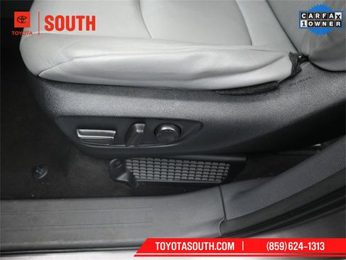 Used 2023 Toyota Sienna XLE image 26
