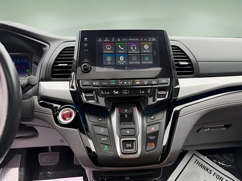 Used 2023 Honda Odyssey Touring image 11