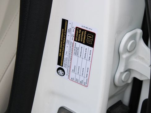 Used 2025 Mercedes-Benz GLA 250 4MATIC image 29