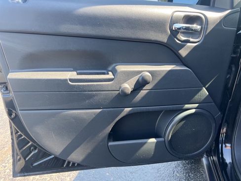 Used 2016 Jeep Patriot Sport image 10