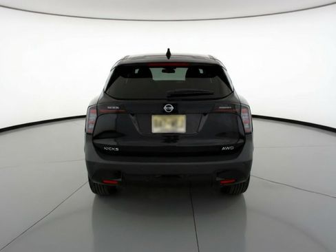 Used 2025 Nissan Kicks SV image 7
