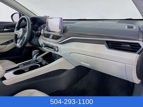 Used 2024 Nissan Altima 2.5 SV FWD image 28