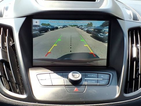 Used 2018 Ford Escape SE w/ SE Sync 3 Package FWD image 16