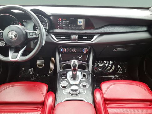 Used 2023 Alfa Romeo Stelvio Sprint RWD image 32