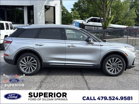 Used 2024 Lincoln Corsair Reserve w/ Equipment Group 201A AWD/4WD image 2