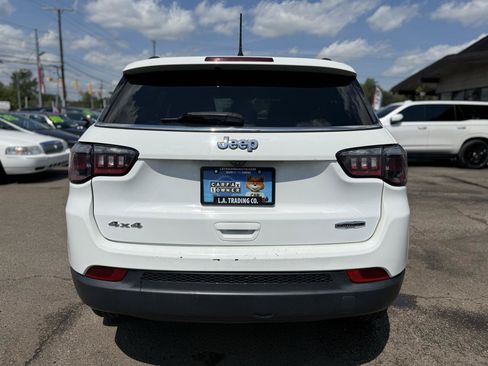 Used 2022 Jeep Compass Latitude AWD/4WD image 6