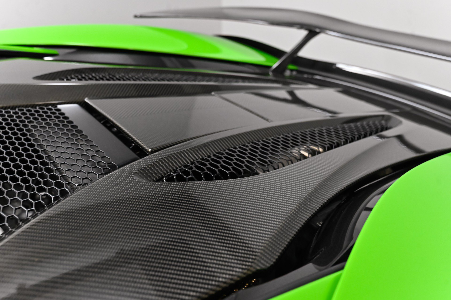 Used 2016 McLaren 570S Coupe RWD image 24
