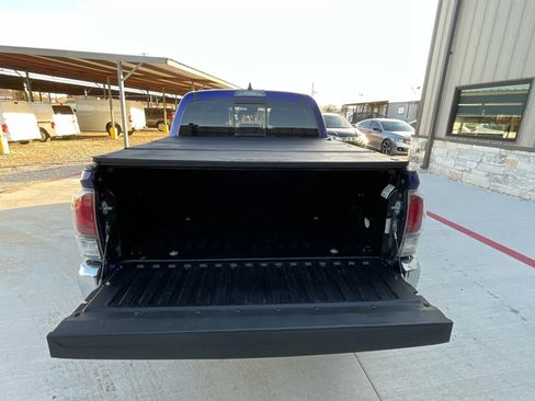 Used 2023 Toyota Tacoma TRD Off-Road image 25