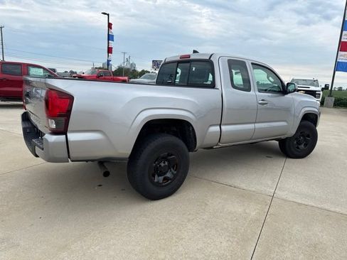 Used 2018 Toyota Tacoma SR w/ SR Convenience Package AWD/4WD image 6
