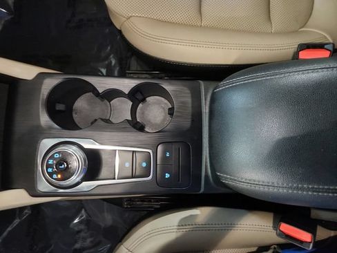 Used 2021 Ford Escape SEL FWD image 13