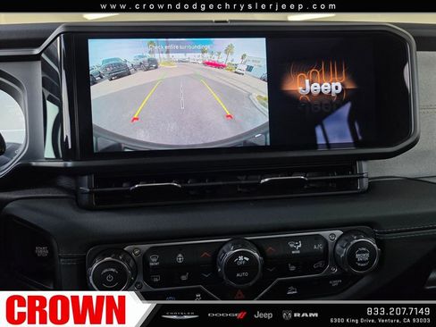 Used 2024 Jeep Wrangler Unlimited Sahara image 24