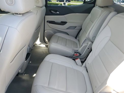 Used 2021 GMC Acadia Denali w/ Denali Ultimate Package image 11