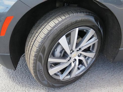 Used 2022 Chevrolet Equinox Premier w/ LPO, Floor Liner Package FWD image 18