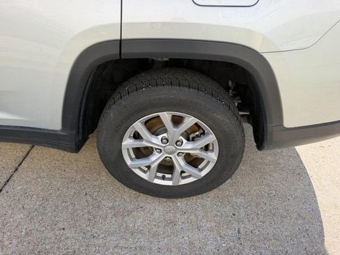 Used 2022 Jeep Grand Cherokee L Limited AWD/4WD image 7