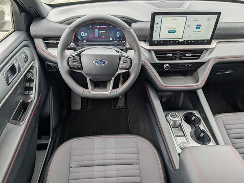 New 2026 Ford Explorer ST-Line w/ ST-Line Street Pack AWD/4WD image 8