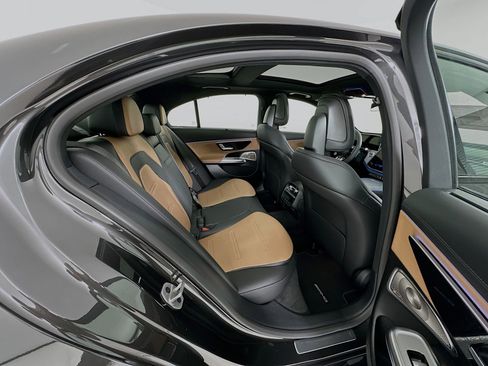 New 2026 Mercedes-Benz E 53 AMG e 4MATIC Sedan image 31