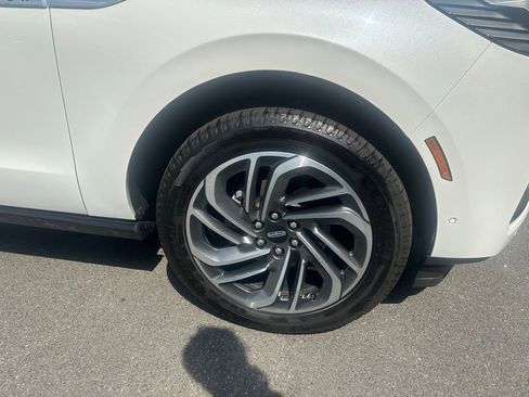Used 2025 Lincoln Navigator Reserve AWD/4WD image 4