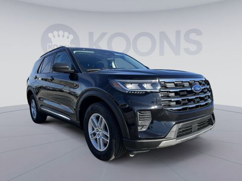 Used 2025 Ford Explorer Active image 10