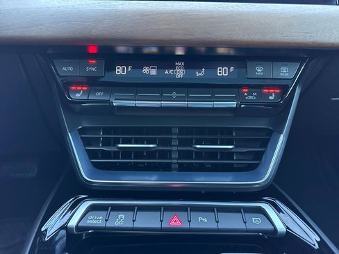 Used 2023 Audi e-tron GT Premium Plus image 58