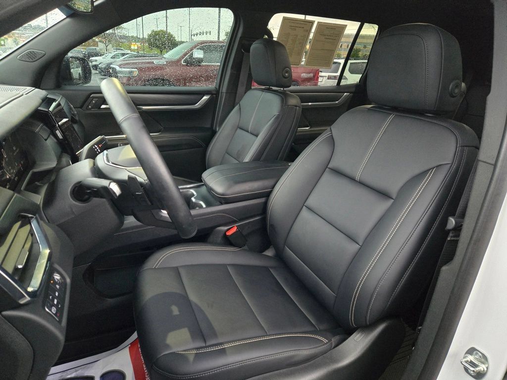 Used 2025 GMC Acadia Elevation w/ Elevation Premium Package AWD/4WD image 17