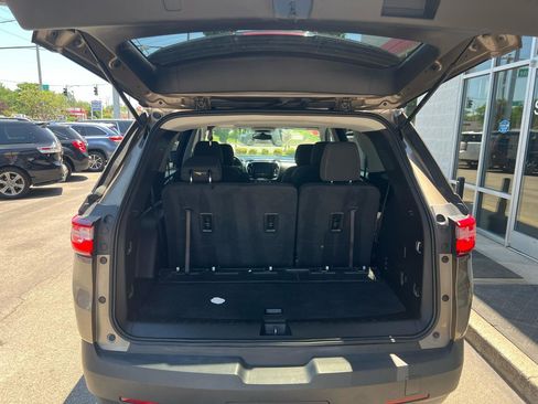 Used 2020 Chevrolet Traverse LT FWD image 14