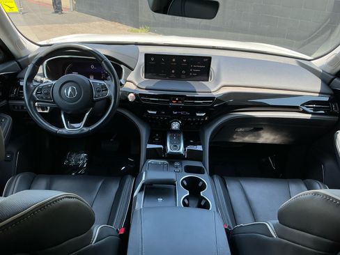 Used 2023 Acura MDX SH-AWD w/ Advance Package image 17