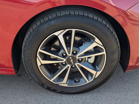 Used 2024 Kia Forte LXS image 9