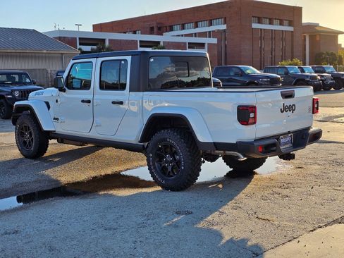 New 2026 Jeep Gladiator Willys AWD/4WD image 5