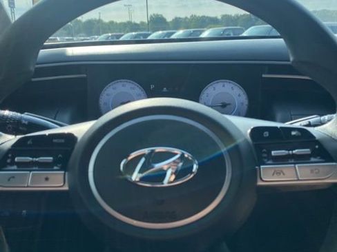 Used 2023 Hyundai Santa Cruz SEL w/ Activity Package FWD image 17