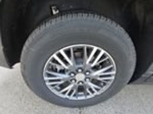 Used 2026 Chevrolet Traverse LT FWD image 18
