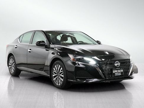 Used 2023 Nissan Altima 2.5 SV AWD/4WD image 7