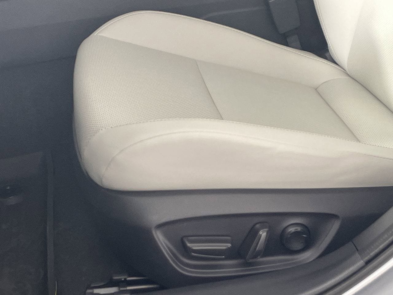New 2026 Toyota Prius XLE FWD image 18