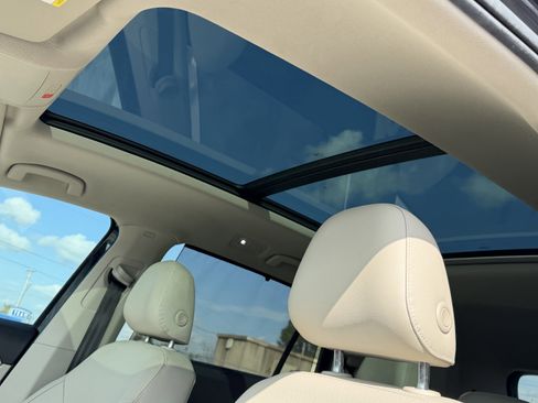 Used 2021 Volkswagen Atlas SE image 3