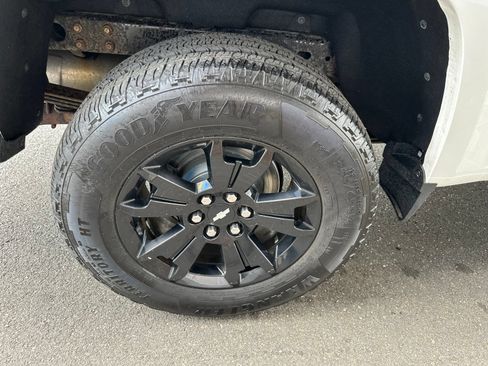 Used 2019 Chevrolet Colorado Z71 AWD/4WD image 11
