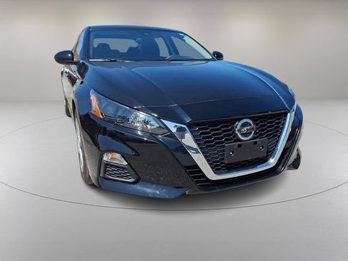 Used 2022 Nissan Altima 2.5 S FWD image 2