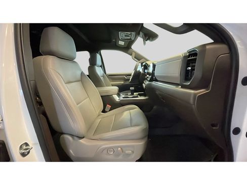 Used 2023 GMC Sierra 1500 SLT w/ SLT Premium Plus Package AWD/4WD image 16