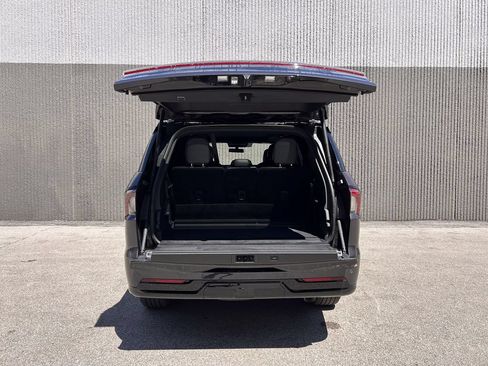 Certified 2025 Lincoln Navigator Black Label AWD/4WD image 23