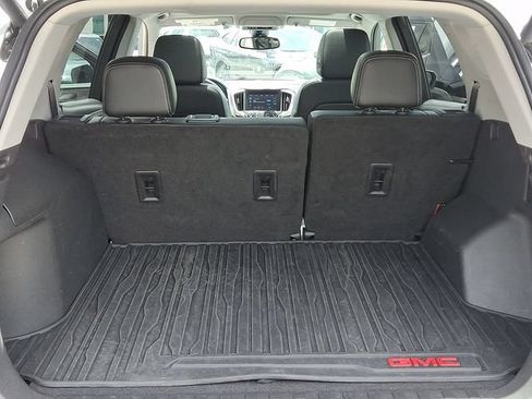 Used 2022 GMC Terrain SLT w/ Tech Package FWD image 29