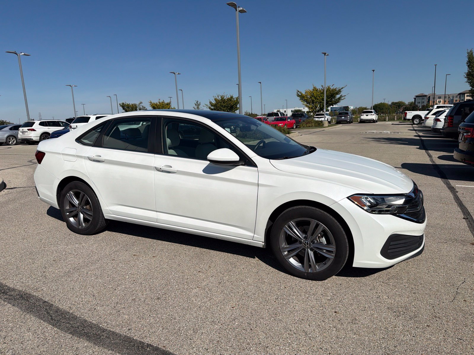 Used 2023 Volkswagen Jetta SE w/ Panoramic Sunroof Package FWD image 36
