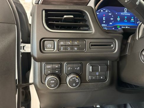 Used 2024 Chevrolet Suburban Z71 w/ Z71 Off-Road Package image 23